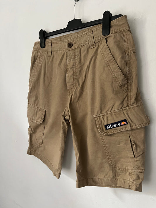 Ellesse Cargo Shorts Size Medium ( 32 Waist ) in Beige