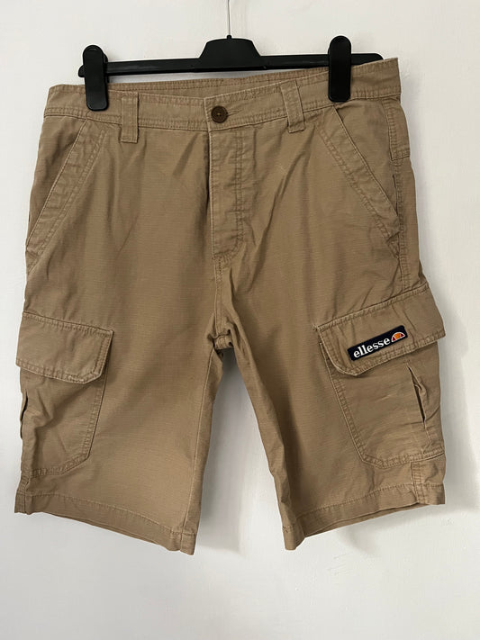 Ellesse Cargo Shorts Size Medium ( 32 Waist ) in Beige